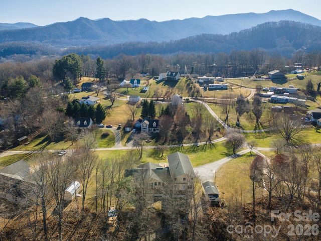 70 Midnight Lane, Waynesville, NC 28786