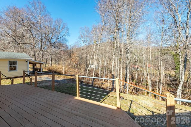 70 Midnight Lane, Waynesville, NC 28786