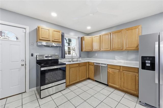 2004 Elmhurst LN, Portsmouth, VA 23701