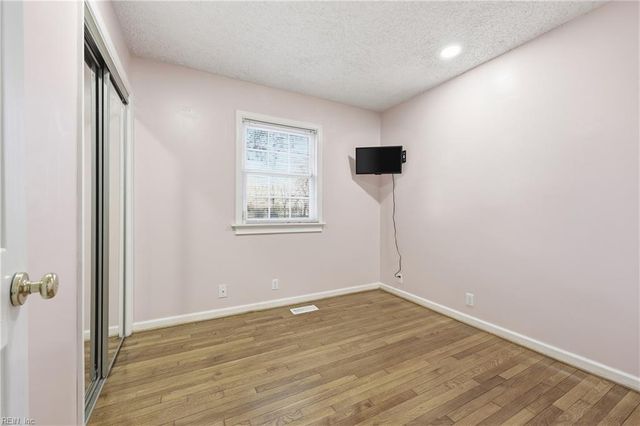 2004 Elmhurst LN, Portsmouth, VA 23701