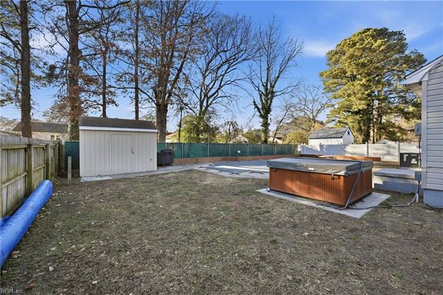 2004 Elmhurst LN, Portsmouth, VA 23701