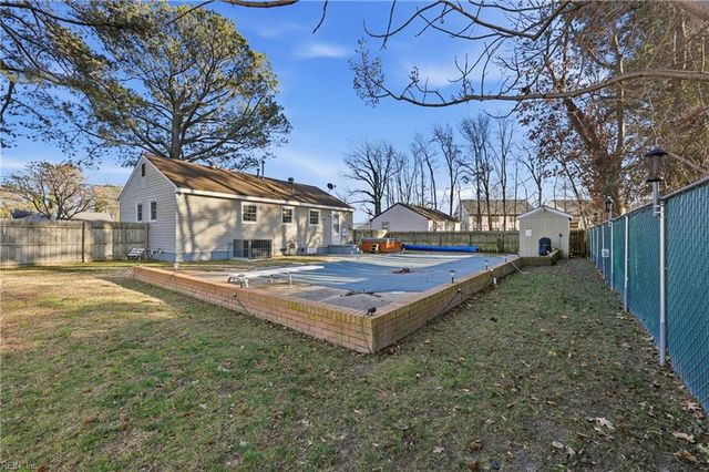 2004 Elmhurst LN, Portsmouth, VA 23701