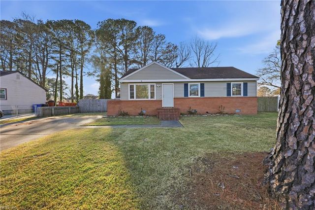 2004 Elmhurst LN, Portsmouth, VA 23701