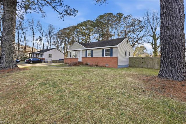 2004 Elmhurst LN, Portsmouth, VA 23701