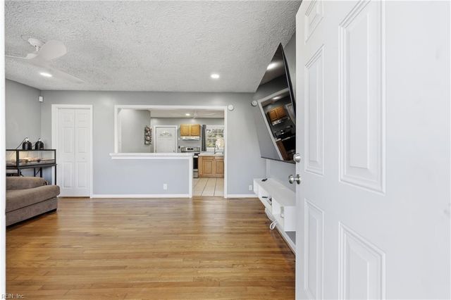 2004 Elmhurst LN, Portsmouth, VA 23701