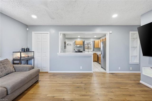 2004 Elmhurst LN, Portsmouth, VA 23701