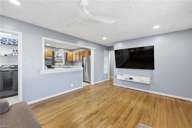 2004 Elmhurst LN, Portsmouth, VA 23701