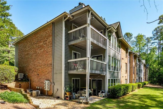 525 Warm Springs Circle, Roswell, GA 30075
