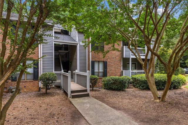 525 Warm Springs Circle, Roswell, GA 30075