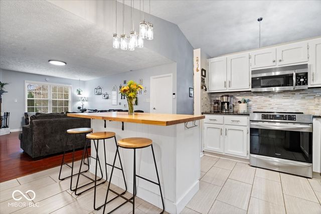 745 Sable Ridge Drive, Greenwood, IN 46142