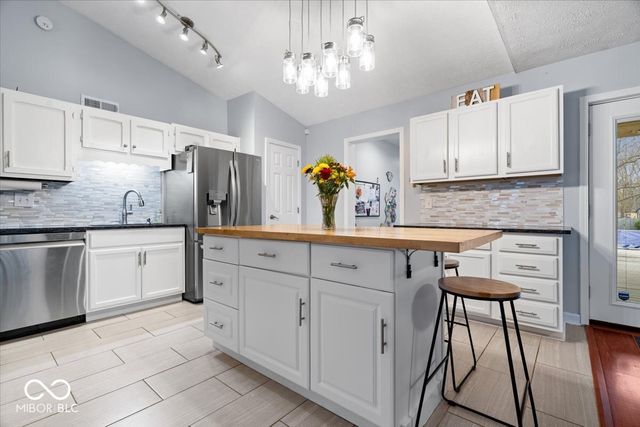 745 Sable Ridge Drive, Greenwood, IN 46142