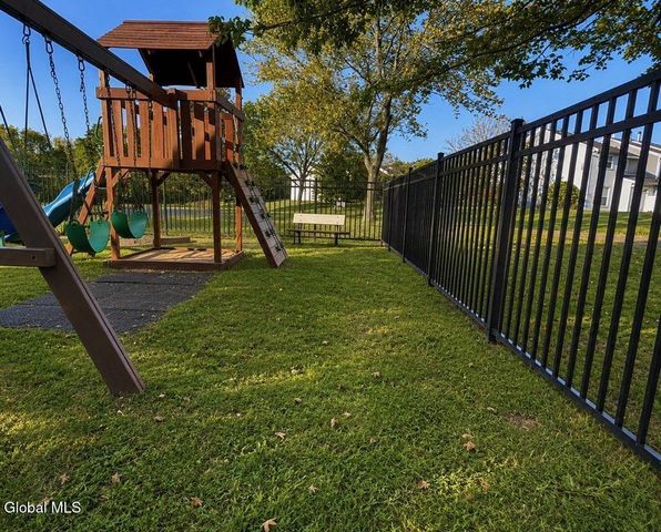 20 Stirrup Drive, East Greenbush, NY 12061
