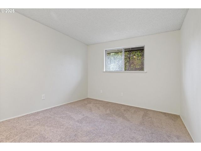 3210 Ne 2ND Ct, Gresham, OR 97030