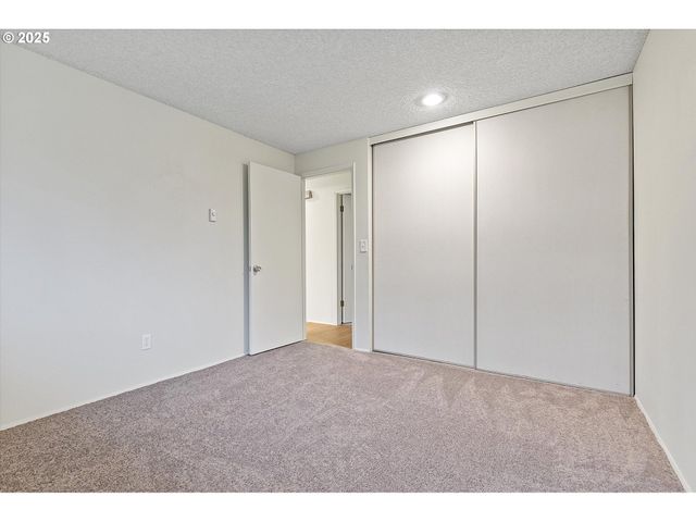 3210 Ne 2ND Ct, Gresham, OR 97030