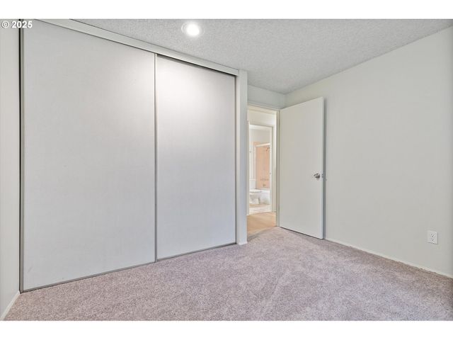 3210 Ne 2ND Ct, Gresham, OR 97030