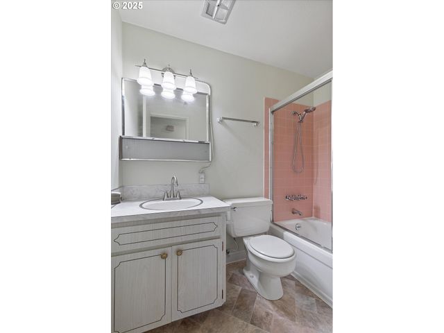 3210 Ne 2ND Ct, Gresham, OR 97030