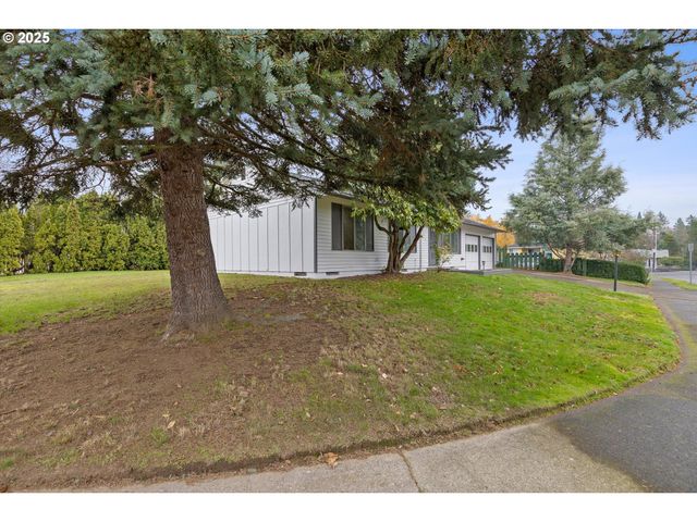 3210 Ne 2ND Ct, Gresham, OR 97030