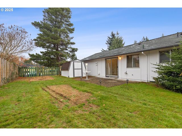 3210 Ne 2ND Ct, Gresham, OR 97030