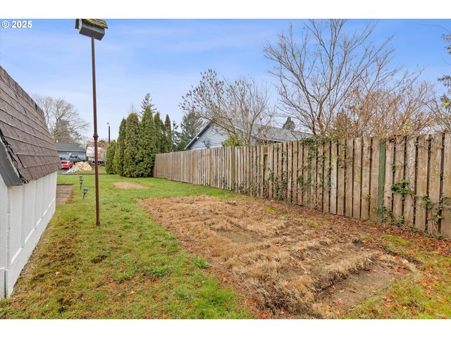 3210 Ne 2ND Ct, Gresham, OR 97030