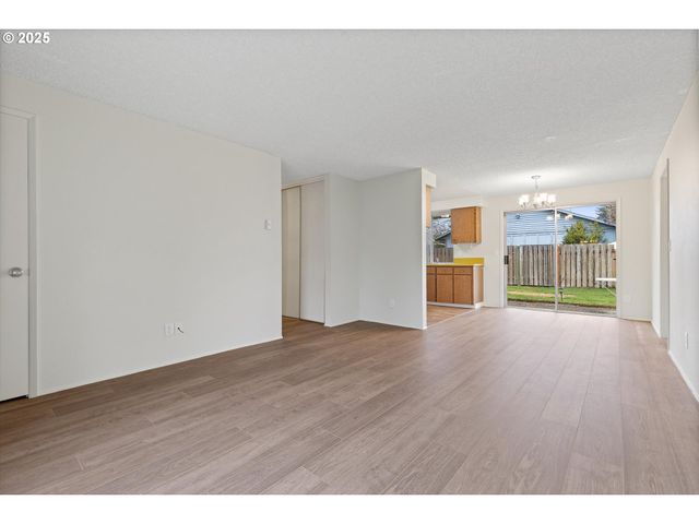 3210 Ne 2ND Ct, Gresham, OR 97030