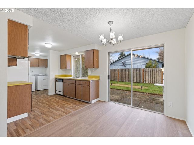 3210 Ne 2ND Ct, Gresham, OR 97030