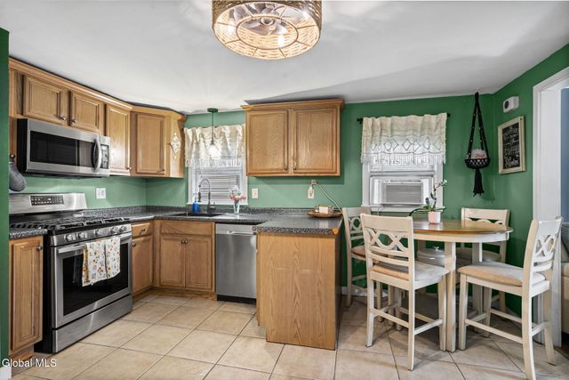 2527 1st Avenue, Rotterdam, NY 12303