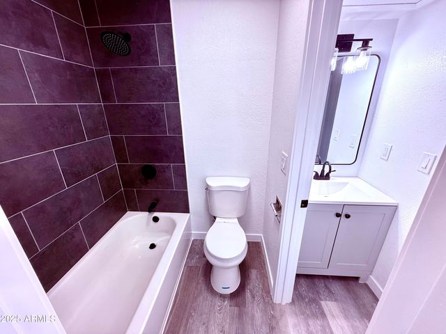 1009 E CHIPMAN Road, Phoenix, AZ 85040