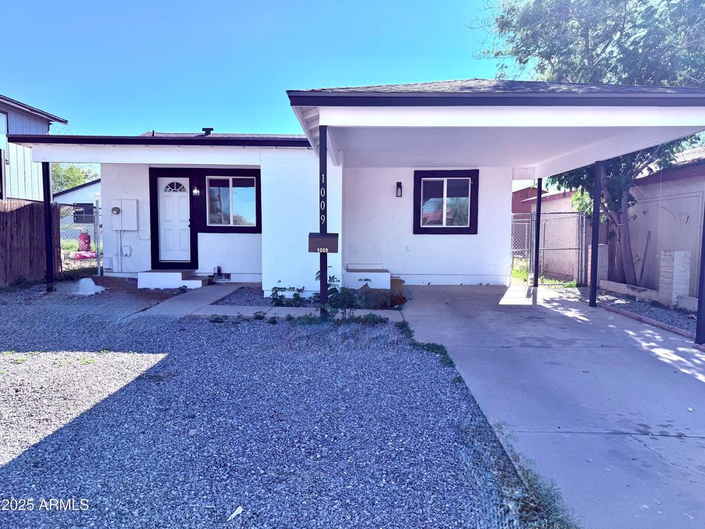 1009 E CHIPMAN Road, Phoenix, AZ 85040