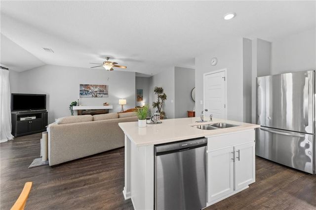 8000 SE 6th Terrace, Blue Springs, MO 64014