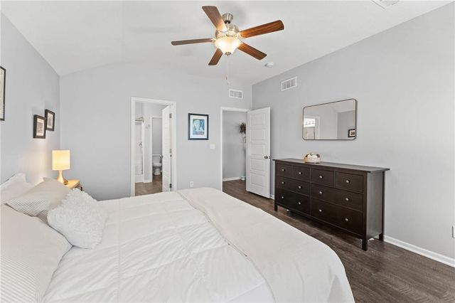 8000 SE 6th Terrace, Blue Springs, MO 64014