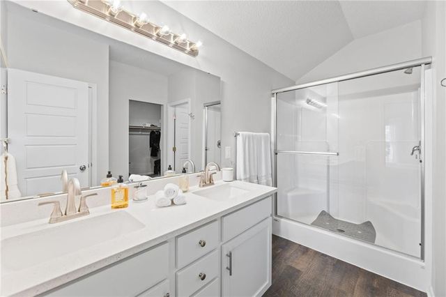 8000 SE 6th Terrace, Blue Springs, MO 64014