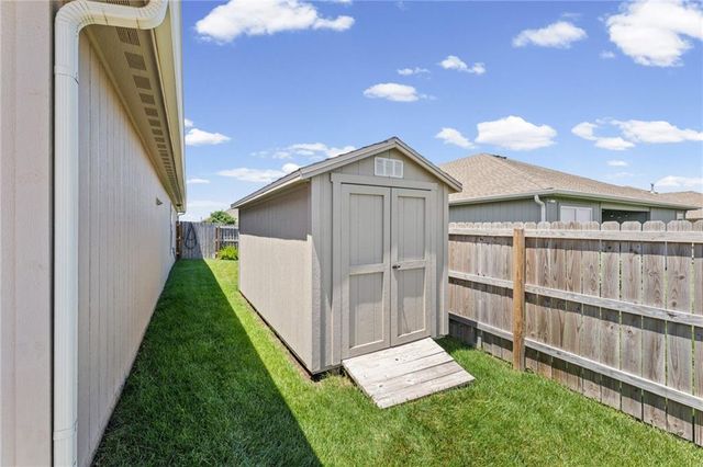 8000 SE 6th Terrace, Blue Springs, MO 64014