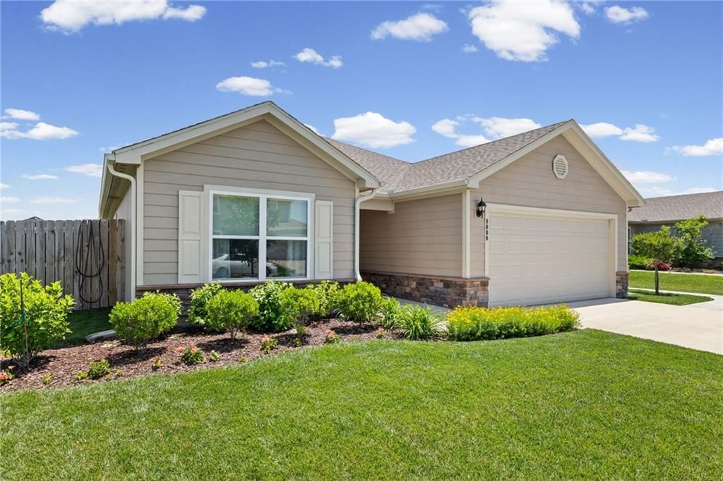 8000 SE 6th Terrace, Blue Springs, MO 64014