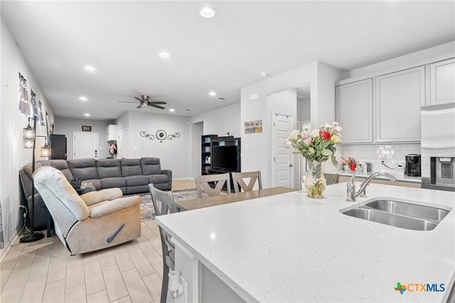 205 Unforgiven Lane, Jarrell, TX 76537