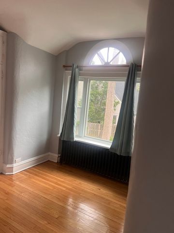 1155 N Saint Johns Avenue F, Highland Park, IL 60035