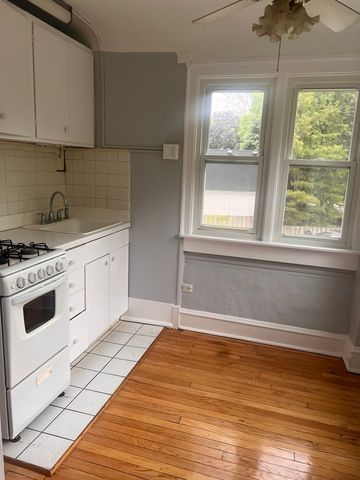 1155 N Saint Johns Avenue F, Highland Park, IL 60035