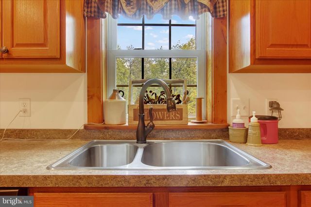 145 ROBERTS RD, Littlestown, PA 17340