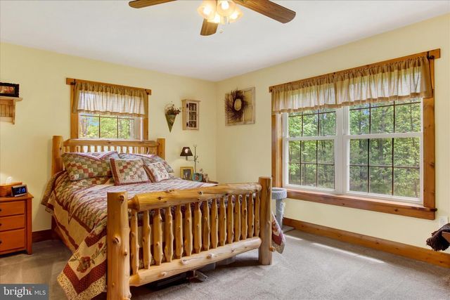145 ROBERTS RD, Littlestown, PA 17340