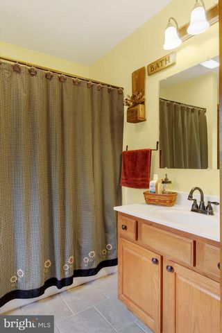 145 ROBERTS RD, Littlestown, PA 17340