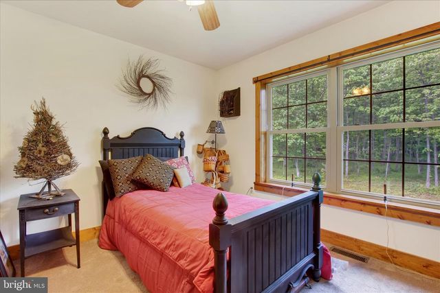 145 ROBERTS RD, Littlestown, PA 17340
