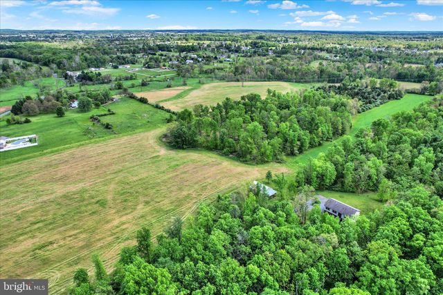 145 ROBERTS RD, Littlestown, PA 17340