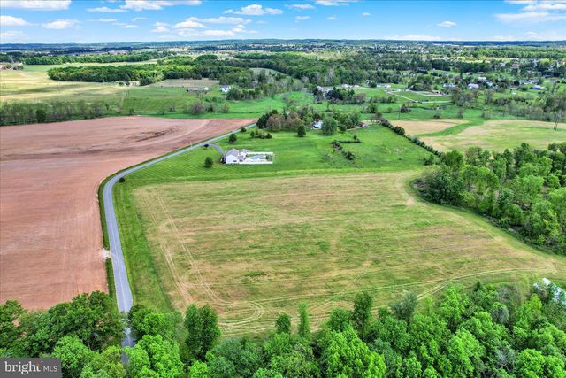 145 ROBERTS RD, Littlestown, PA 17340