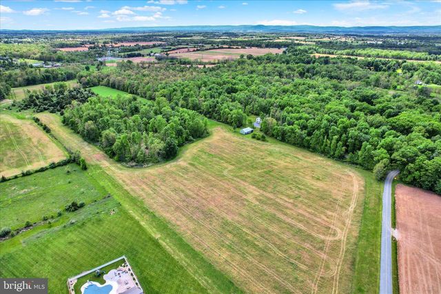 145 ROBERTS RD, Littlestown, PA 17340
