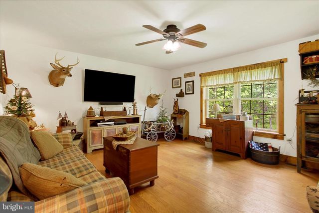 145 ROBERTS RD, Littlestown, PA 17340
