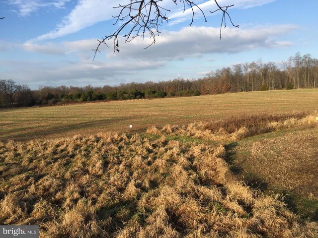 145 ROBERTS RD, Littlestown, PA 17340