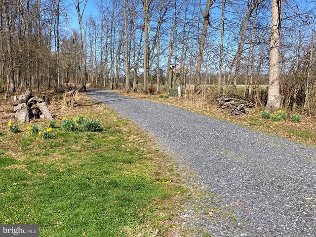 145 ROBERTS RD, Littlestown, PA 17340