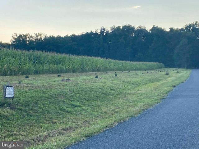 145 ROBERTS RD, Littlestown, PA 17340