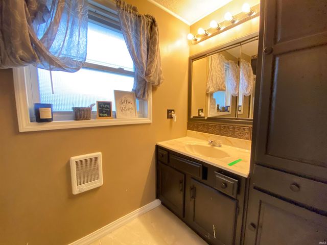 6066 W State Road 60, Mitchell, IN 47446