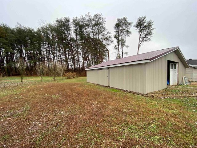6066 W State Road 60, Mitchell, IN 47446