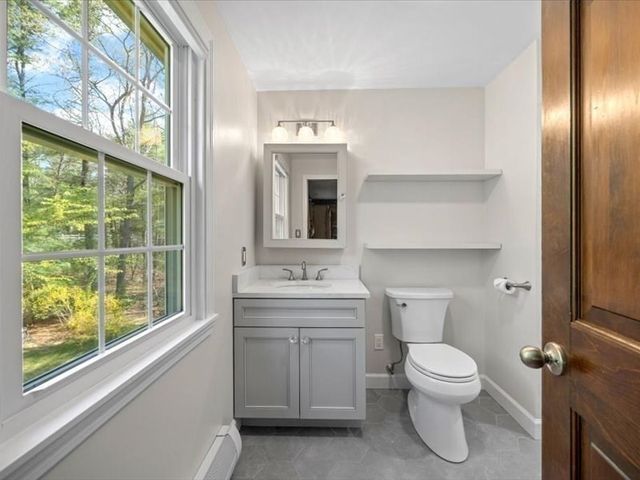87 Pickens Street, Lakeville, MA 02347